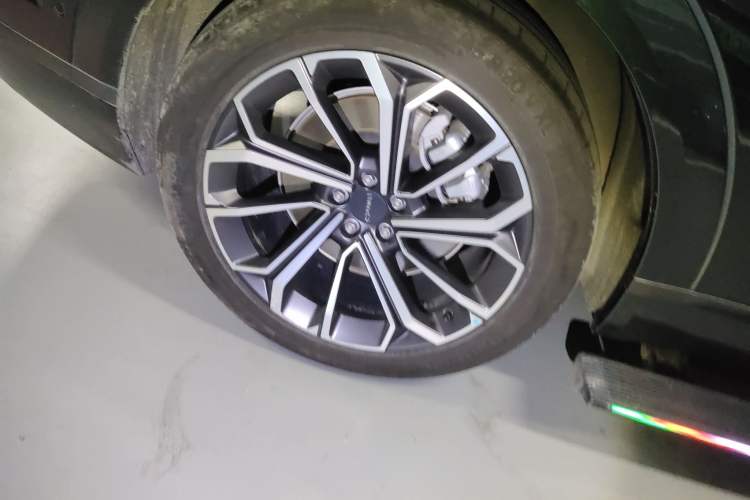 Used Lynk & Co 09 EM-P 2024 2.0TD EM-P Four-Wheel Drive ULTRA Six-Seater
