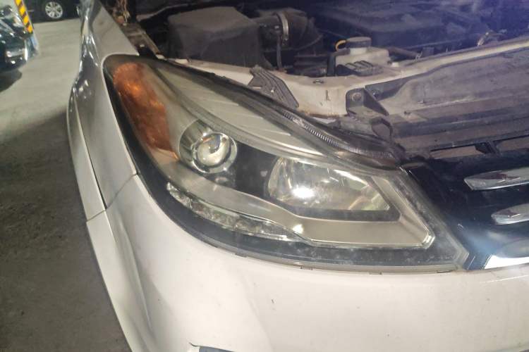 Used JMC Yusheng S350 2013 2.4T Automatic 2WD Diesel Luxury Edition 5 Seats