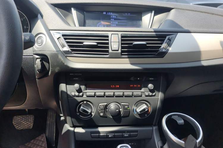 Used BMW X1 2014 sDrive18i Fashion Model Audio And AC Panel