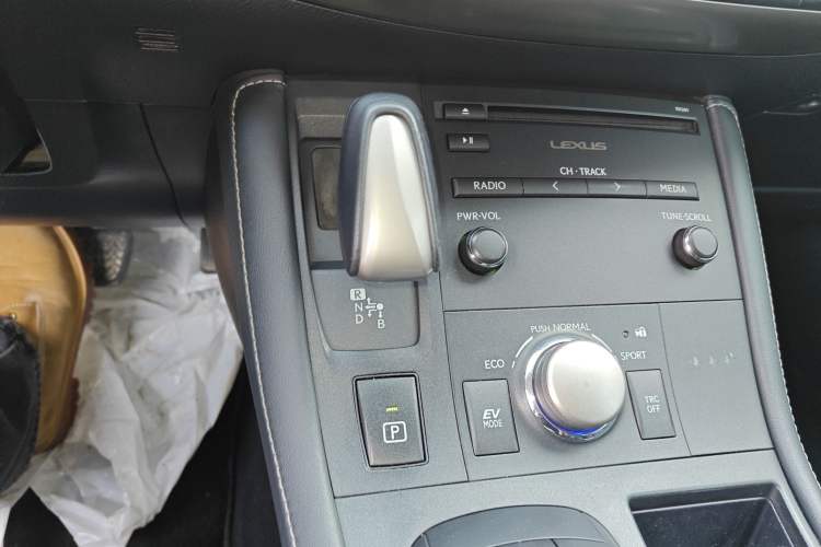 Used Lexus CT 2014 CT200h Comfort Edition Monochrome Gear Lever