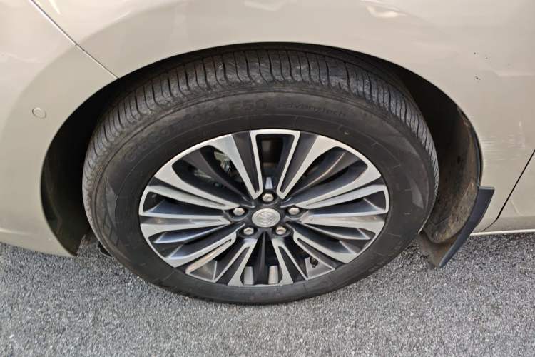 Used Buick GL8 2020 ES Land Cruiser 653T Luxury Model
