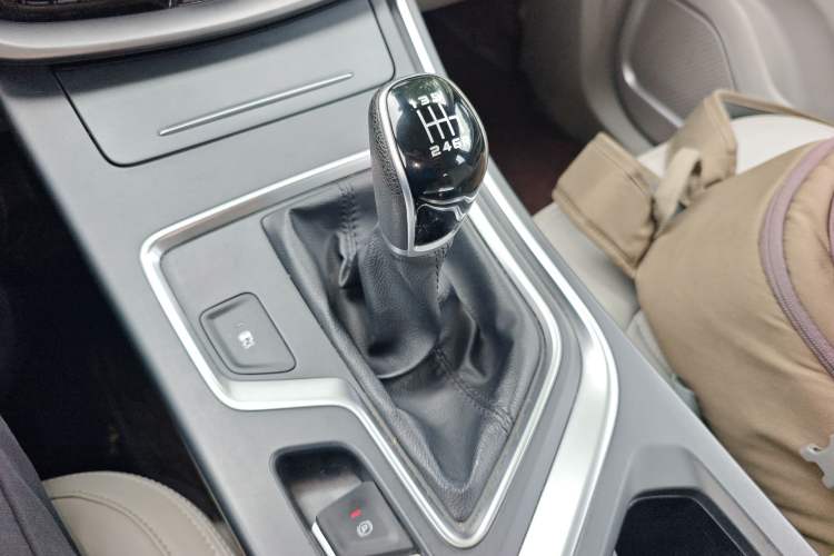 Used Geely Auto Jiajie 2021 Zhijing 1.5TD Manual Standard Model Gear Lever