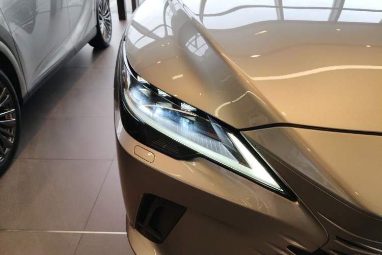 Used Lexus RX 2023 350h Four-Wheel Drive Enjoyment Version Exterior 3