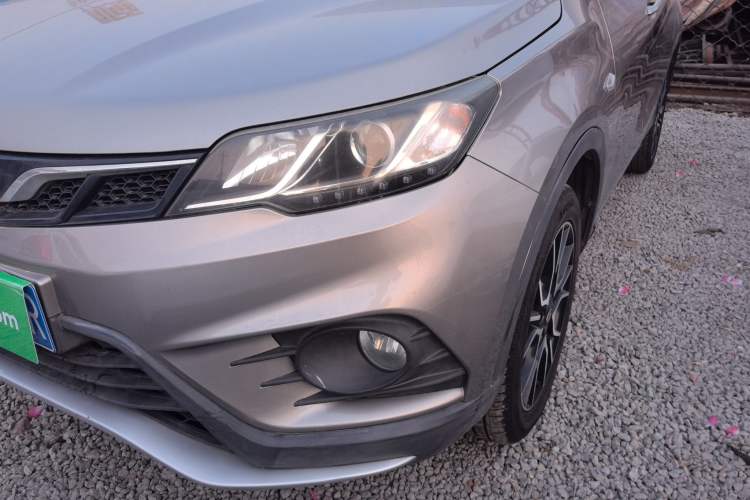 Used Soueast DX3 2018 1.5L Manual Luxury Model
