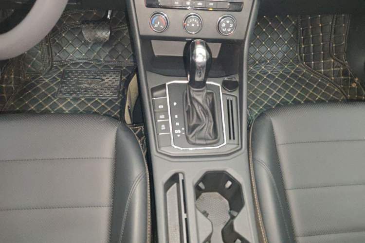 Used Volkswagen Lavida 2021 1.5L Automatic Comfort Edition Gear Lever