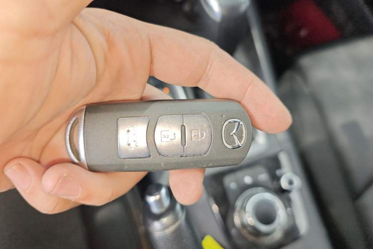 Used Mazda 3 Axela 2017 Sedan 1.5L Automatic Comfort Model Emission Standard China V
