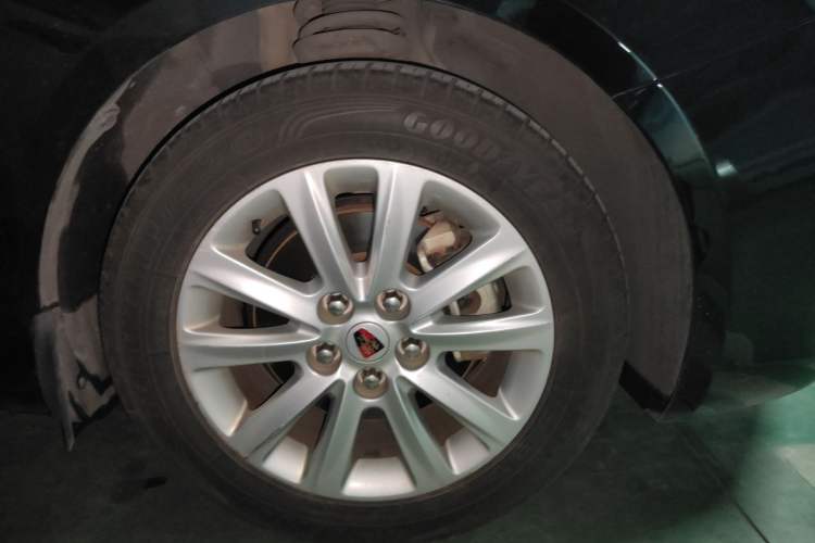 Used Roewe 950 2012 2.0L Comfort Edition Right Front Wheel Hub