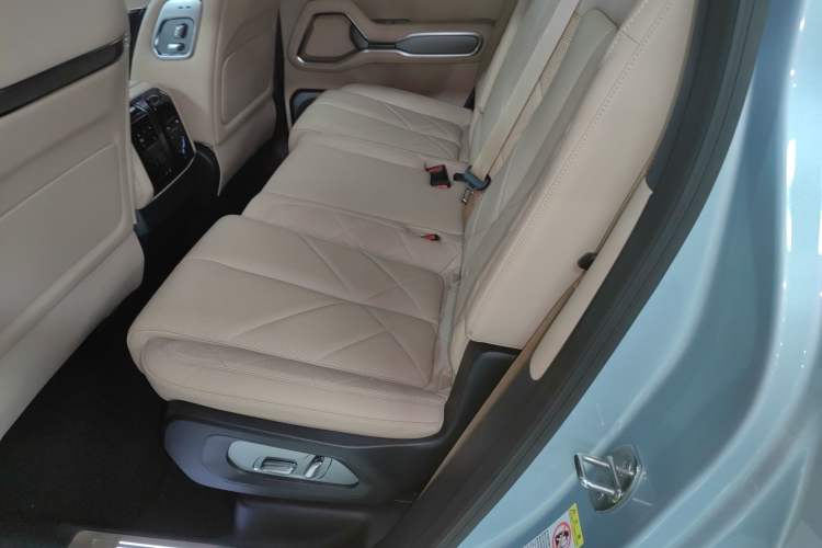 Used Formula Leopard 8 2025 Smart & Brave Flagship Edition 7 Seats
