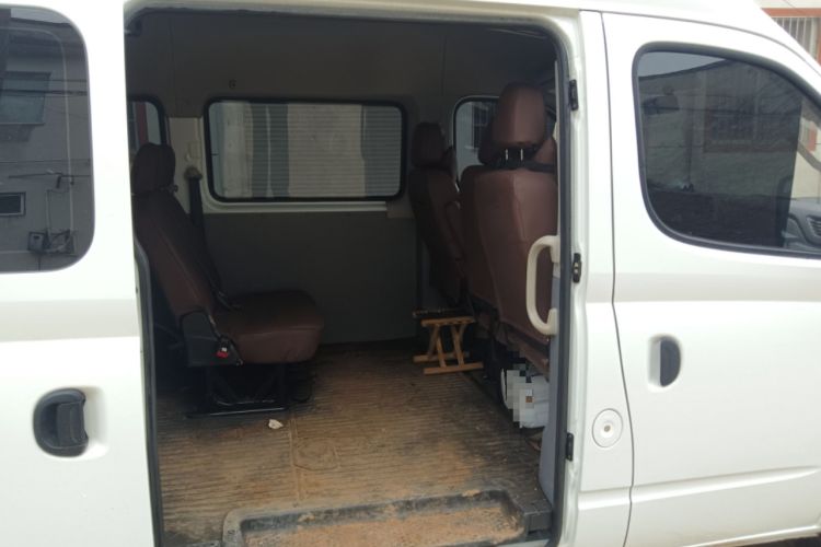 Used SAIC MAXUS Xintu V80 2025 Value Edition Aoyuntong 2.0T Manual Short Wheelbase Mid-Height 127 Ps 7/9 Seats