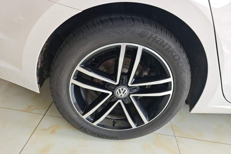 Used Volkswagen Lamando 2021 Revised Version 280TSI DSG Comfort Edition Right Rear Wheel Hub