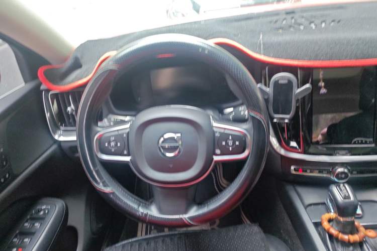 Used Volvo S60 2020 T4 Zhiyi Luxury Edition
