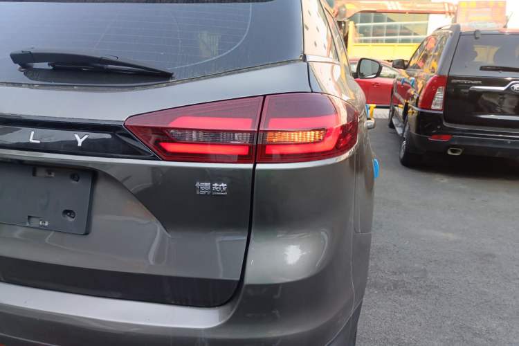 Used Geely Auto Emgrand X7 Sport 2021 Million Edition 1.8TD DCT Two-Wheel Drive Comfort Model