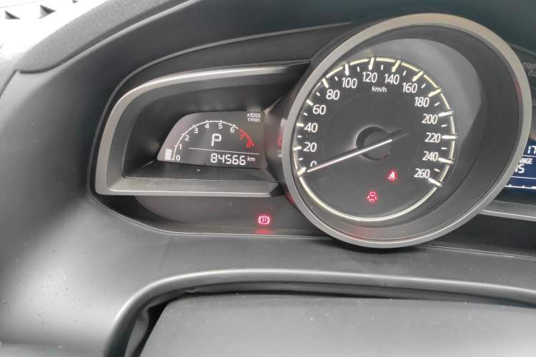 Used Mazda 3 Axela 2019 Cloud-Controlled Sedan 1.5L Automatic Luxury Model China VI Standard
