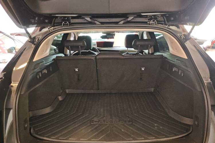 Used Buick Envision 2022 Facelift Encore S 552T Two-Wheel-Drive Luxury Model Trunk