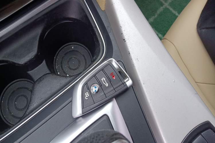 Used BMW 3 Series 2014 320Li Fashion Model
