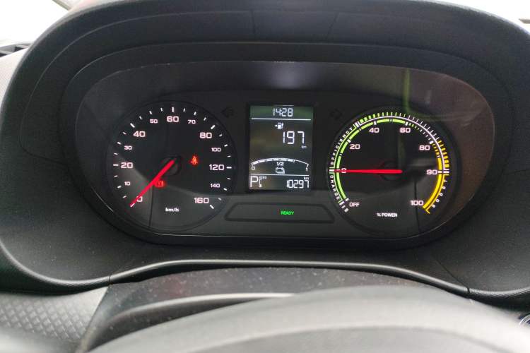 Used Roewe Clever 2021 302 km New Four-Seater Super-Efficient Version