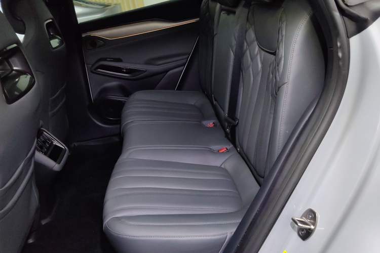 Used BYD Song L EV 2025 Intelligent Driving Version 662 km LiDAR Excellence Edition
