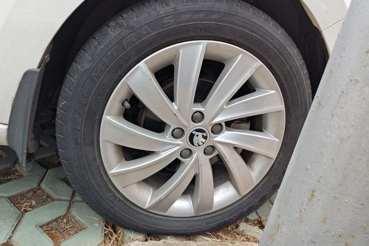 Used Skoda Rapid 2019 1.5L Automatic Comfort Edition China VI Standard