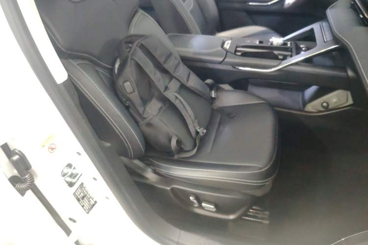 Used Haval H6 New Energy 2023 DHT-PHEV 110KM Long-Range Edition
