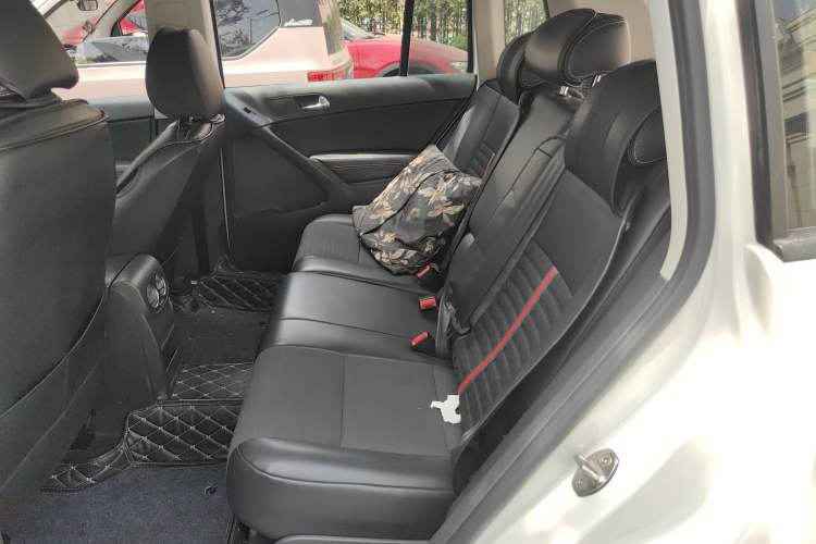 Used Volkswagen Tiguan 2016 280TSI Automatic Two-Wheel-Drive Silk Road Style Edition Left Rear Seat