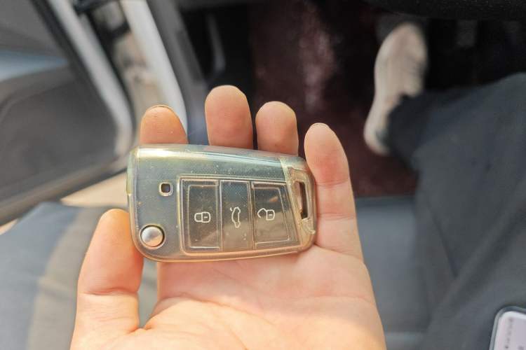 Used Volkswagen Tiguan L 2018 330TSI Automatic Two-Wheel Drive Luxury Edition Vehicle Key