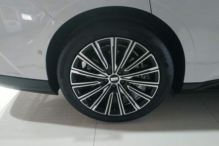 Used Geely Galaxy 8 2025 130km EM-i Flagship Edition
