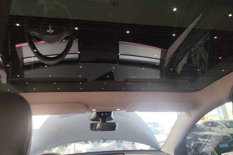 Used Tesla Model Y 2024 Long-Range All-Wheel-Drive Version Headliner