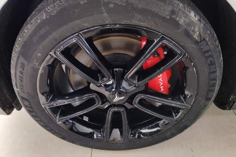 Used VOYAH FREE 2025 318 318 km Rear-Drive Touring Edition Left Front Wheel Hub