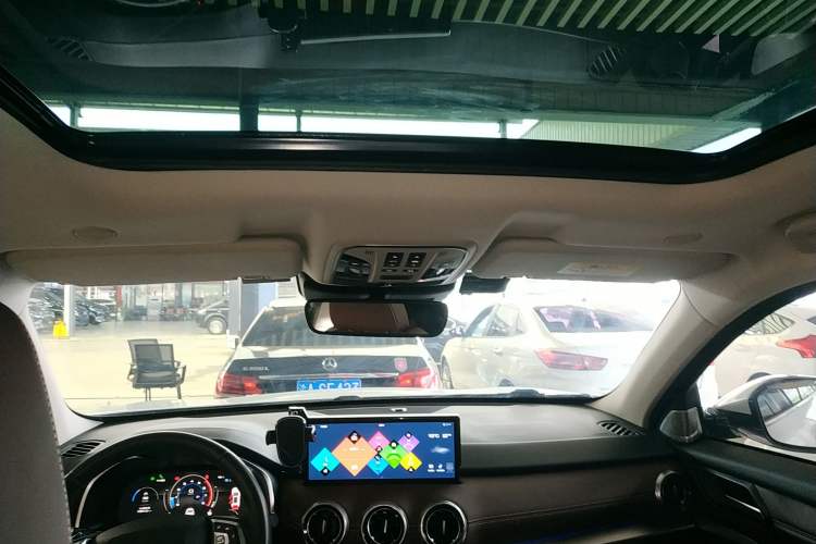 Used Wey VV6 2021 2.0T Two-Wheel Drive Smart Plus
