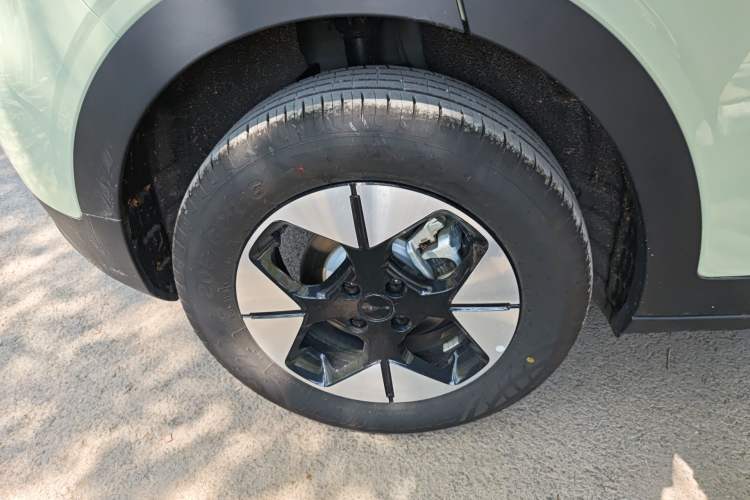 Used Geely Galaxy Geome 2026 Model 410km Freedom Edition Exterior 5