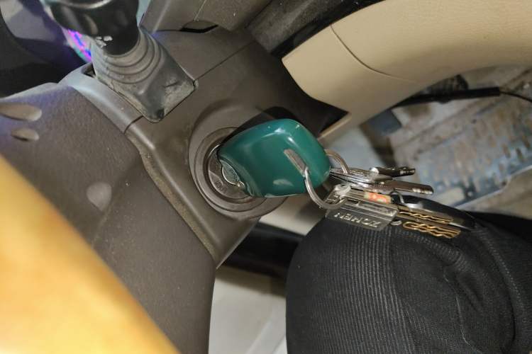 Used Baojun 730 2014 1.5L manual Comfort version 7 seats Vehicle Key