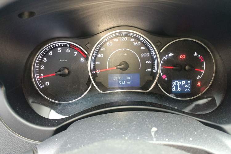 Used Renault Koleos 2014 Revised Version 2.0L Two-Wheel Drive Fashion Edition Instrument Cluster