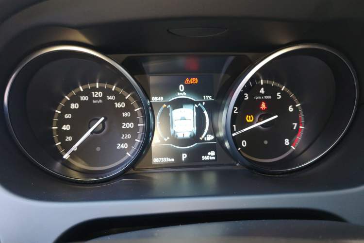 Used Land Rover Discovery Sport 2019 240 PS SE Version China VI Standard Instrument Cluster