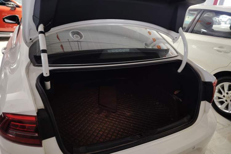 Used Volkswagen Lamando 2019 280TSI DSG Comfort Edition China V Standard Trunk