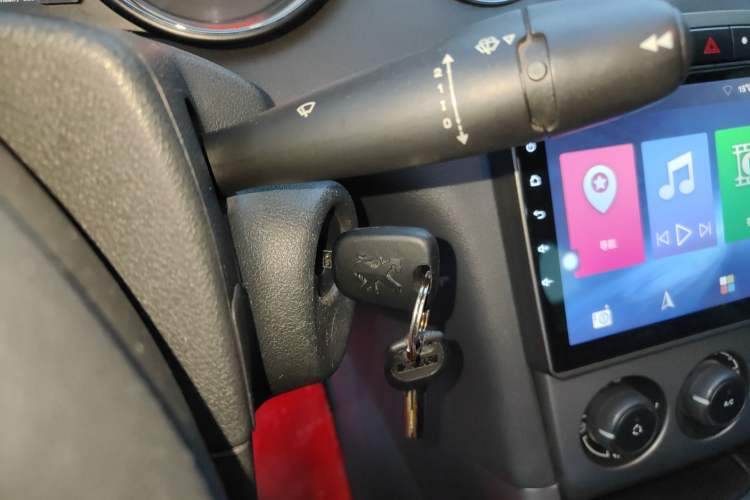 Used Peugeot 408 2011 2.0L Manual Comfort Edition Gear Lever