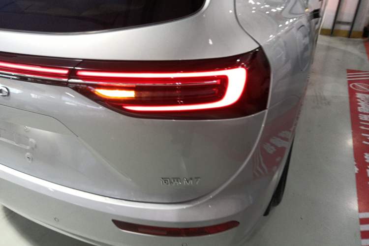 Used Hima AITO M7 2024 1.5T Intelligent Driving 4WD Ultra Version 6 Seats
