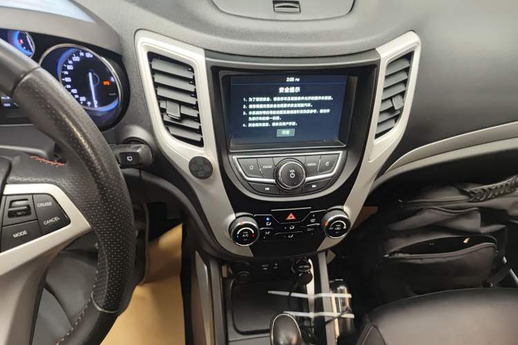 Used Changan CS35 2016 1.6L Automatic Luxury Model China IV Standard
