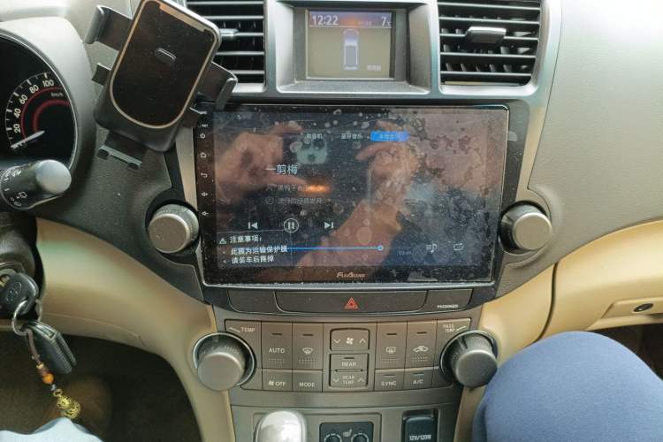 Used Toyota Highlander 2011 2.7L Two-Wheel Drive 7-Seater Luxury Navigation Edition
