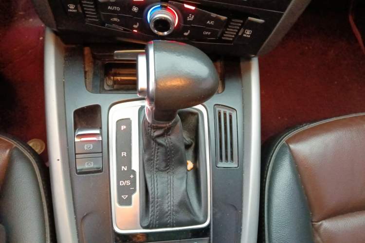 Used Audi Q5 2018 Collector's Edition 40 TFSI Ambition Model
