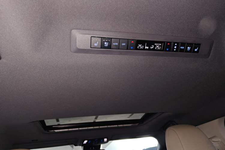 Used Toyota Sienna 2021 2.5L Hybrid Premium Edition
