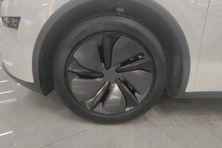 Used Tesla Model Y 2025 Rear-Wheel Drive First Edition