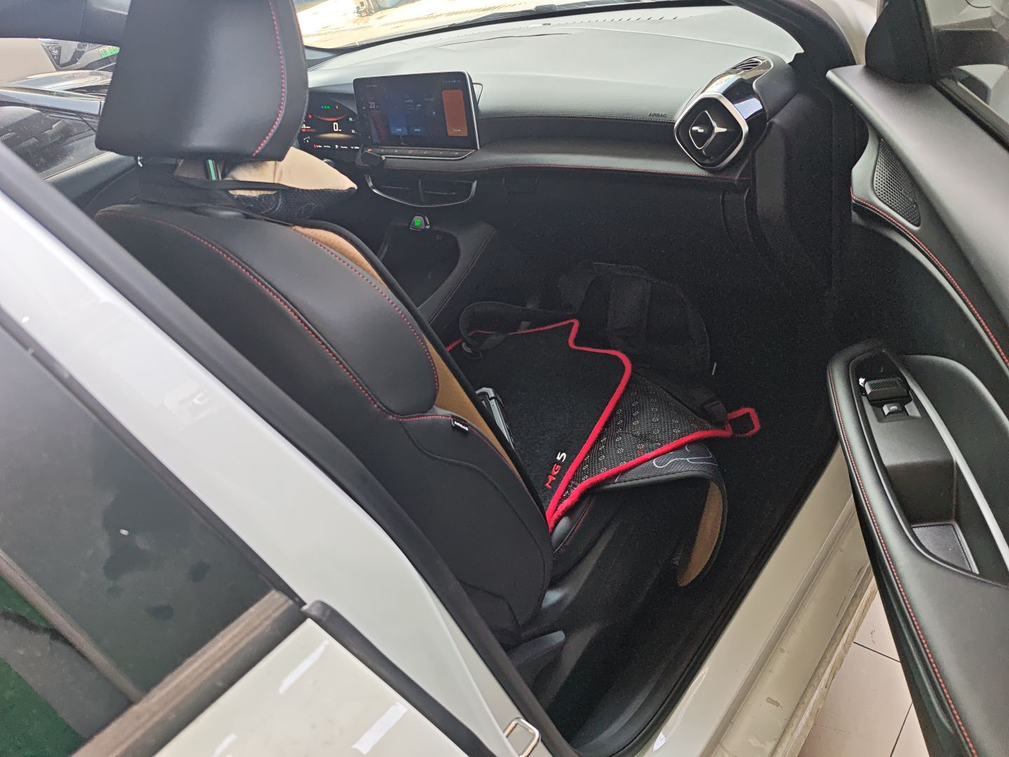 MG 5 2025 300TGI Global Flagship Edition — снимка 19