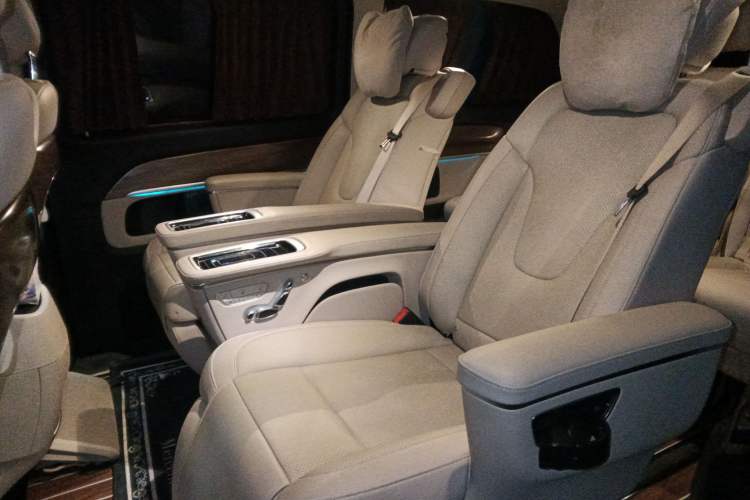 Used Mercedes-Benz V-Class 2020 V 260 Prestige Edition
