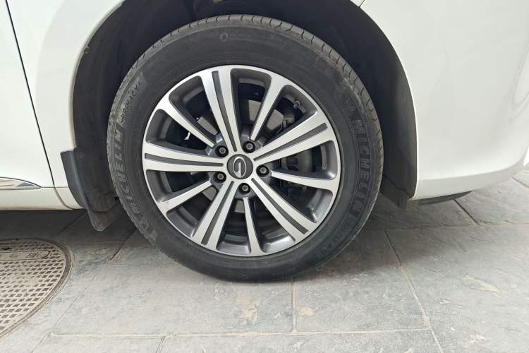 Used GAC Trumpchi M8 2019 320T Ultimate Edition Right Front Wheel Hub