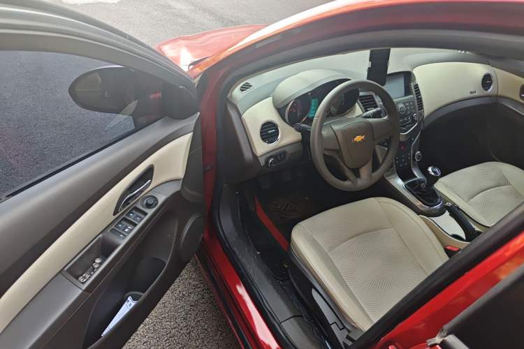 Used Chevrolet Cruze 2015 1.5L Classic SE MT