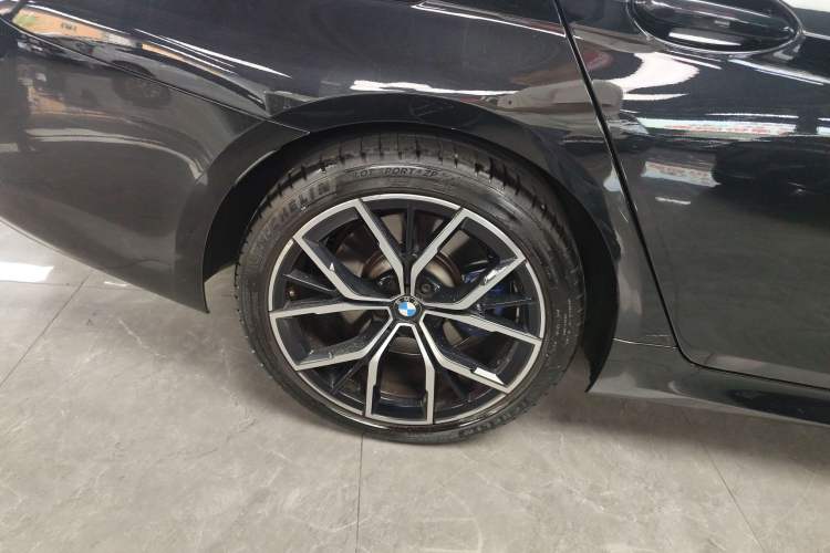 Used BMW 5 Series 2021 530i M Sport Package Right Rear Wheel Hub