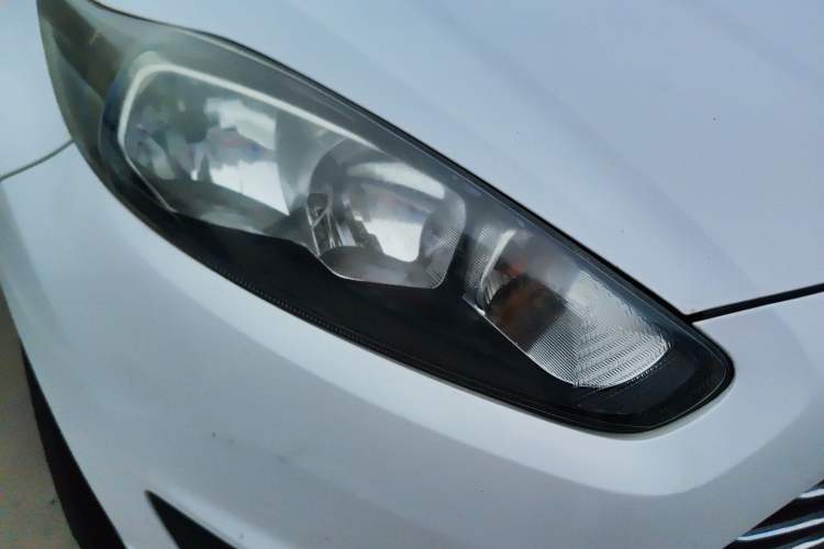 Used Ford Fiesta 2013 Hatchback 1.5L Manual Fashion Edition
