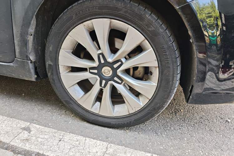 Used Haima M8 2014 2.0L Automatic Luxury Version
