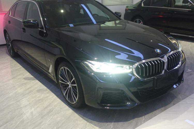 Used BMW 5 Series 2023 530Li Leading Model M Sport Package Front Right 45 Deg