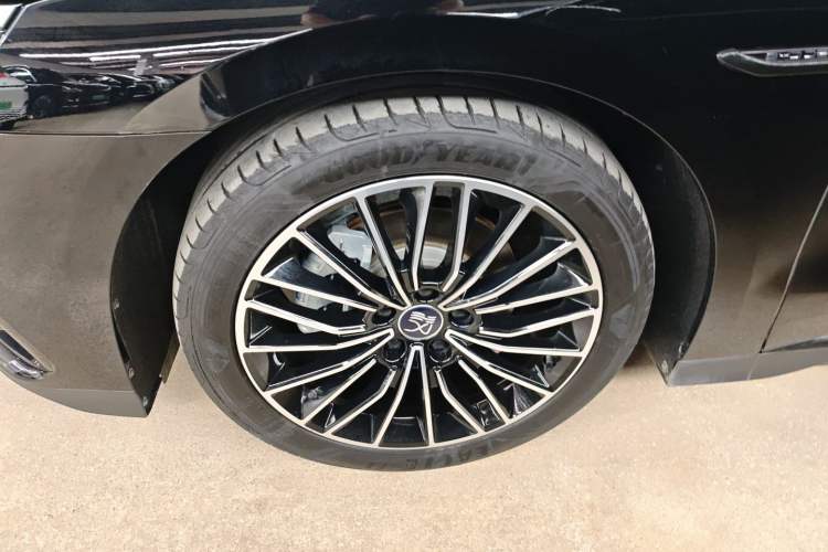 Used BYD Han 2023 DM-i Champion Edition 121KM Prestige Model
